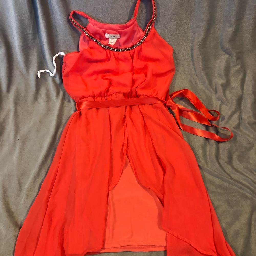 Beautiful Dress Flowy material sz S with waist tie